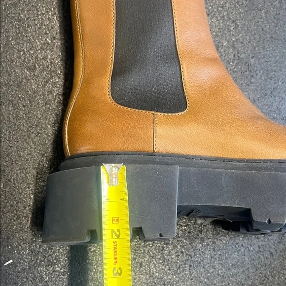 Sportmax Tan Leather Chelsea Lug Boots with Black Elastic - Picture 7 of 10